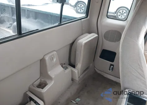 1999 Mazda B3000 Se/Tl из США, поврежденный, VIN 4F4YR16V3XTM27240